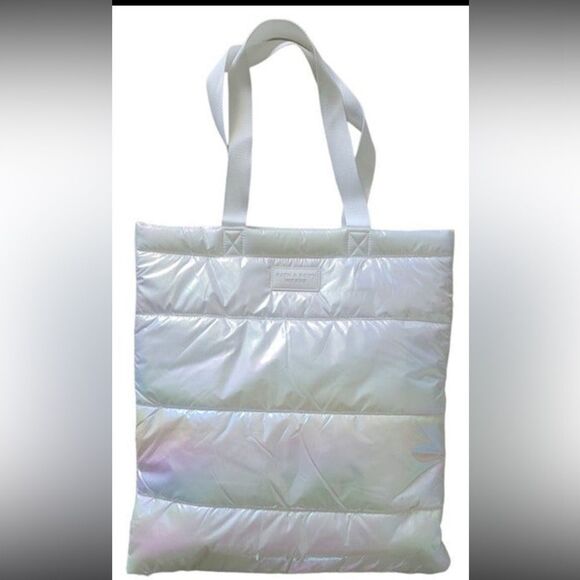 Bath & Body Works Puffed tote bag from 2023 limited edition tags on - Picture 1 of 4